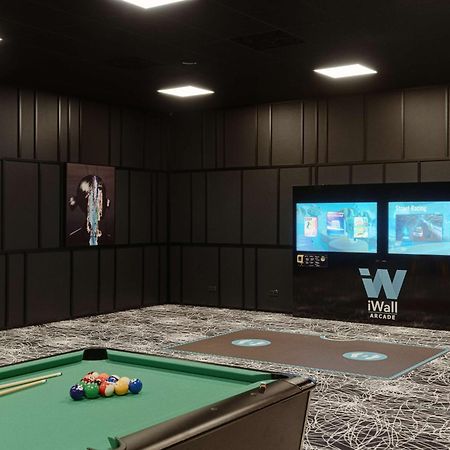 Radisson Blu Resort & Conference Center, Ostroda Mazury ภายนอก รูปภาพ A pool table with a wall mounted TV