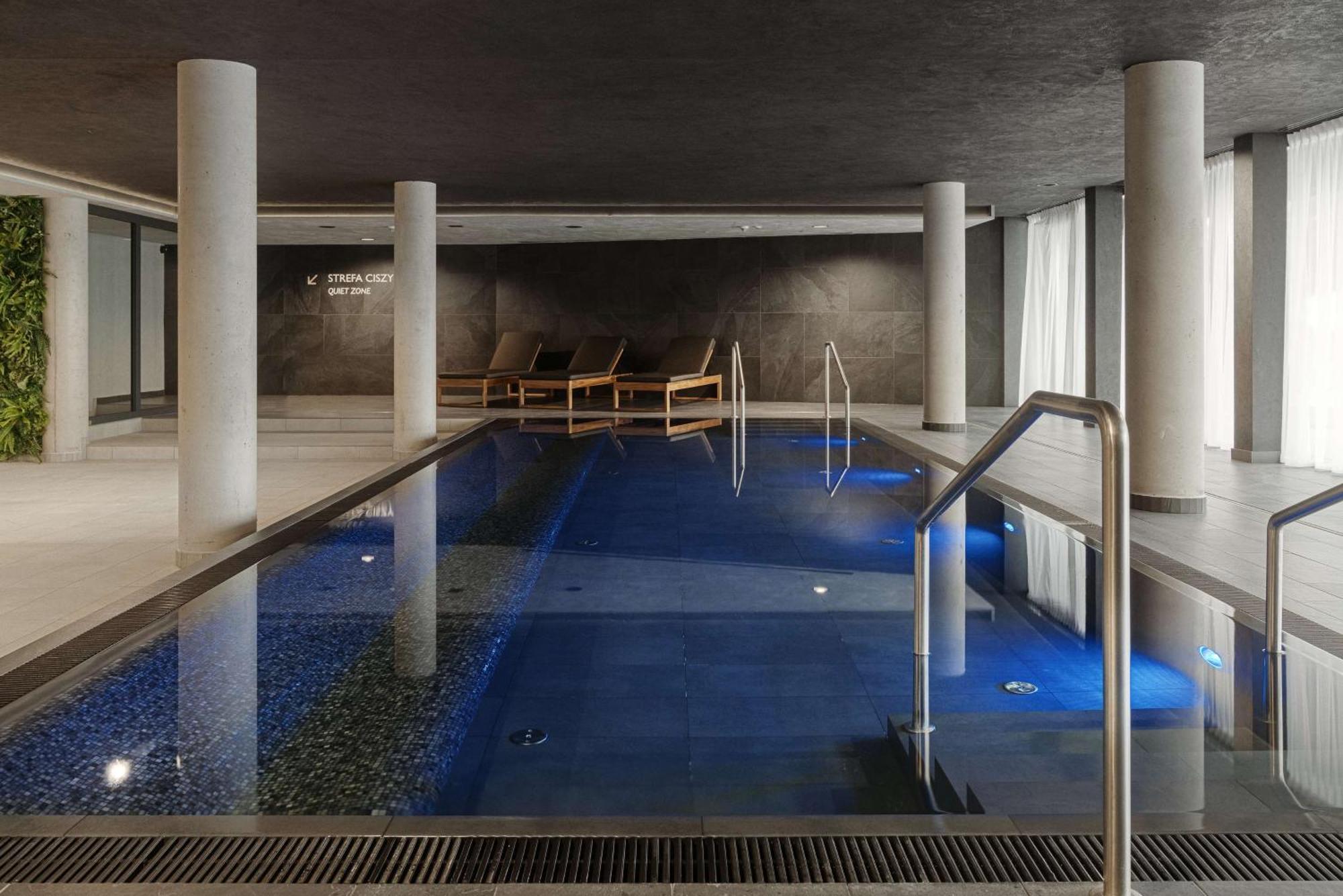 Radisson Blu Resort & Conference Center, Ostroda Mazury ภายนอก รูปภาพ The swimming pool at the hotel