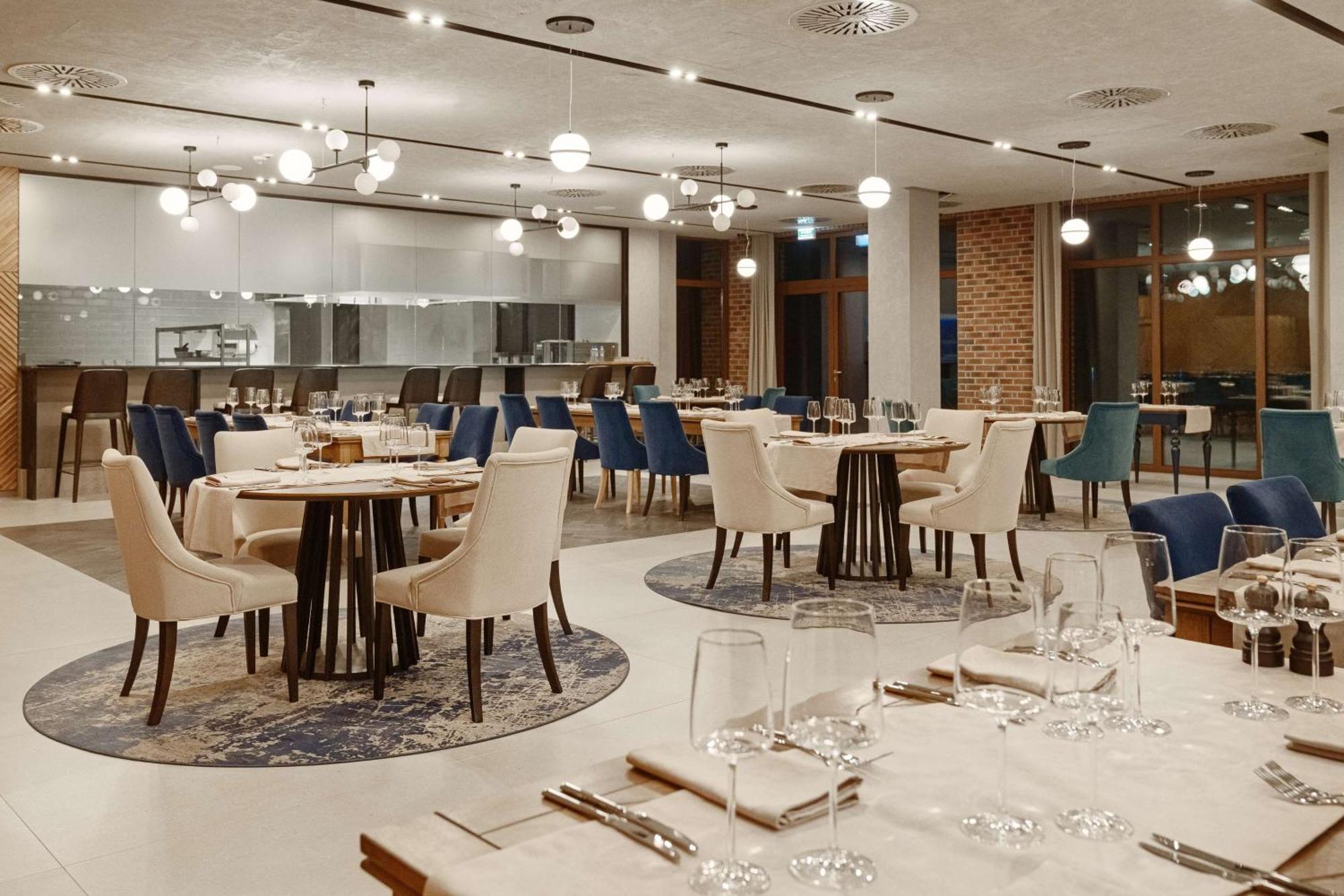 Radisson Blu Resort & Conference Center, Ostroda Mazury ภายนอก รูปภาพ Restaurant